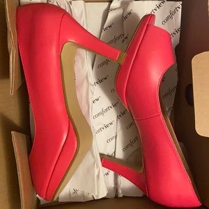 Pink comfortview pumps
